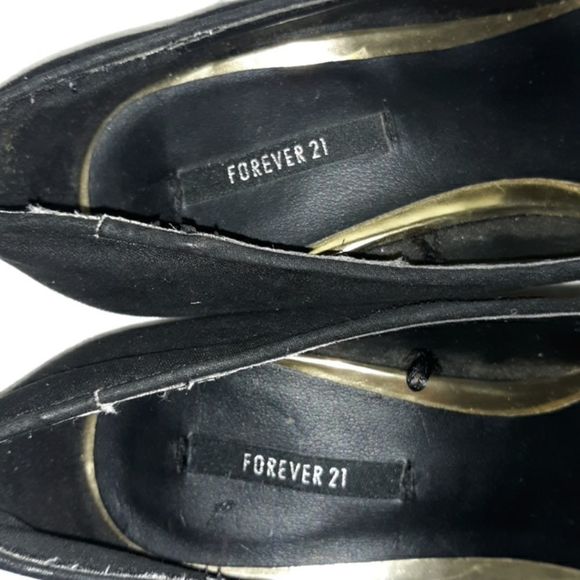 Forever 21 Black Platform Pumps w Gold Accent 6 - Picture 5 of 7